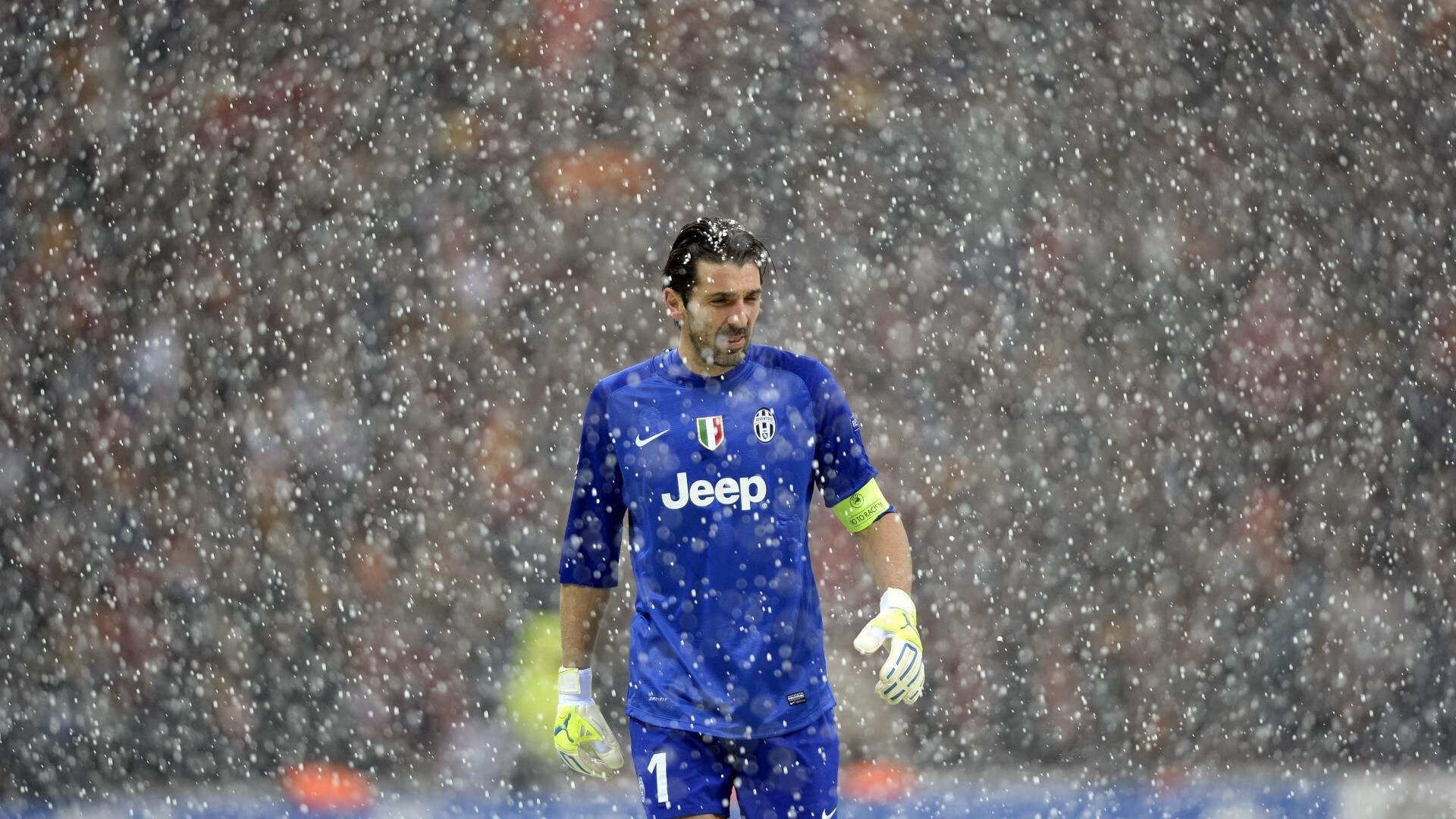 “宽板滑水：东三叉湖赛场展现速度与技术的完美结合”